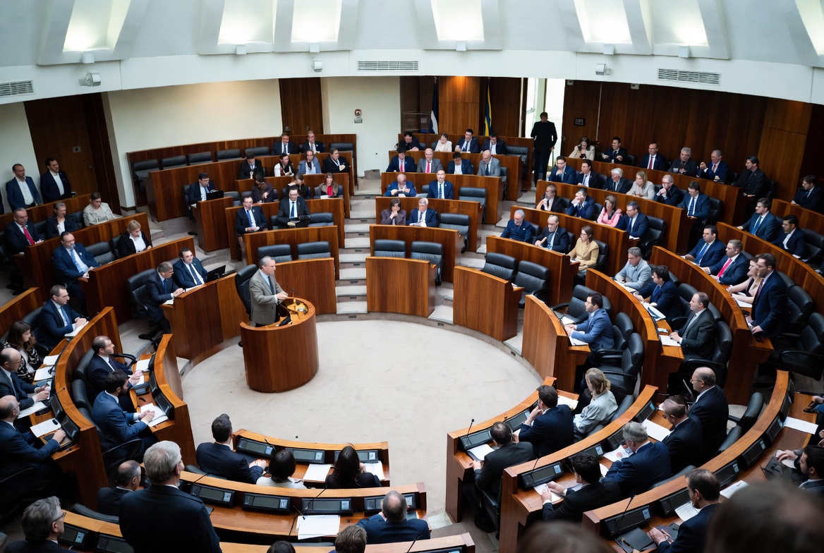 How a Motion of Censure Works Step by Step: Parliamentary Accountability in Action